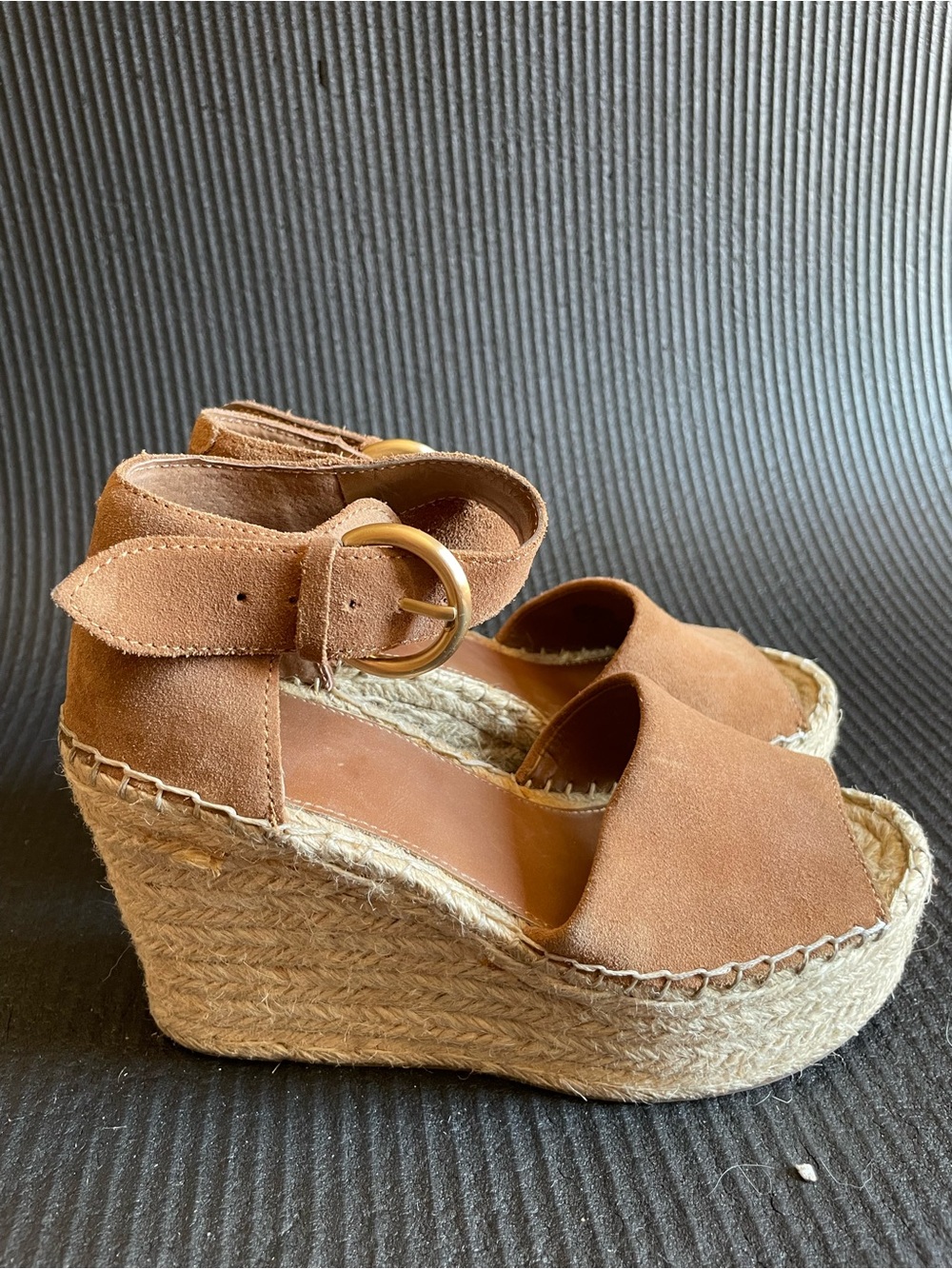 Marc Fisher Tan Suede Espadrille Wedge Sandals Platform Ankle Strap Size 6M